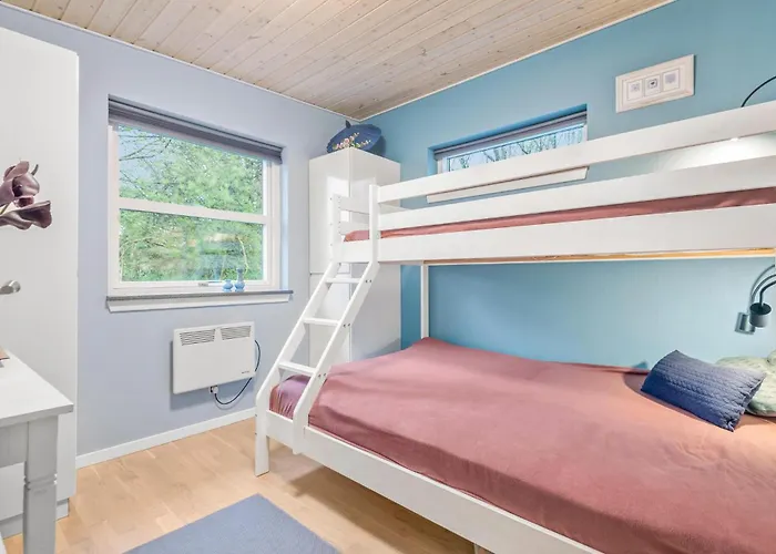 2 Bedroom Beautiful In V